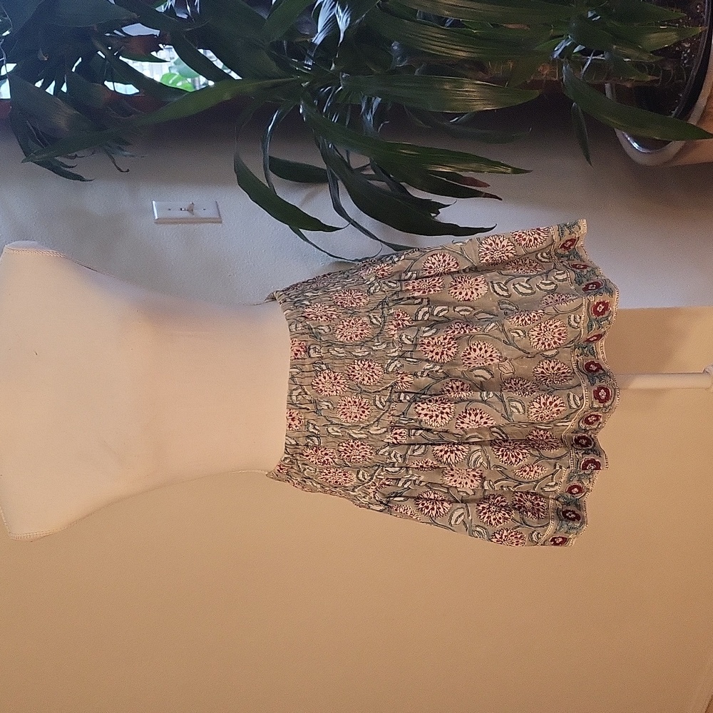 Modern Soul Floral Mini Skirt - Gray and Pink - Picture 2 of 8